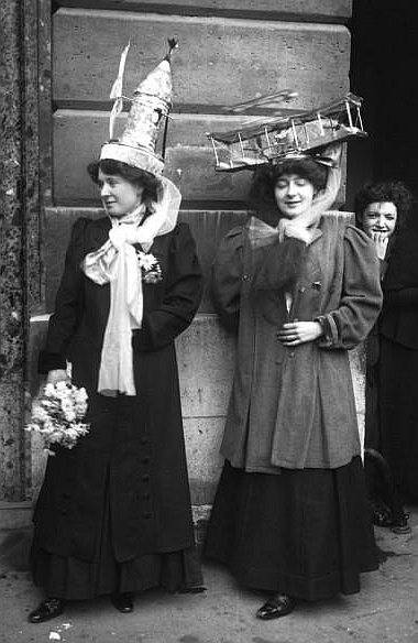 Catherinettes,_Paris,_1909