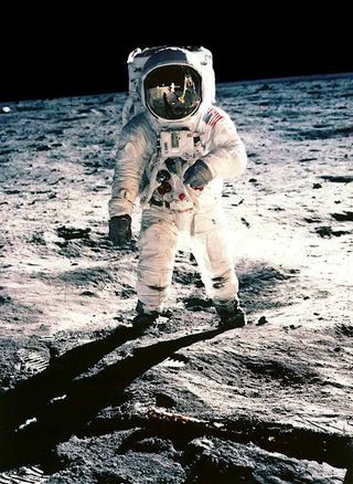 Neil_armstrong