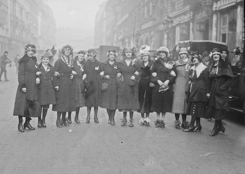 Catherinettes-Paris- 1909 BNF Gallca