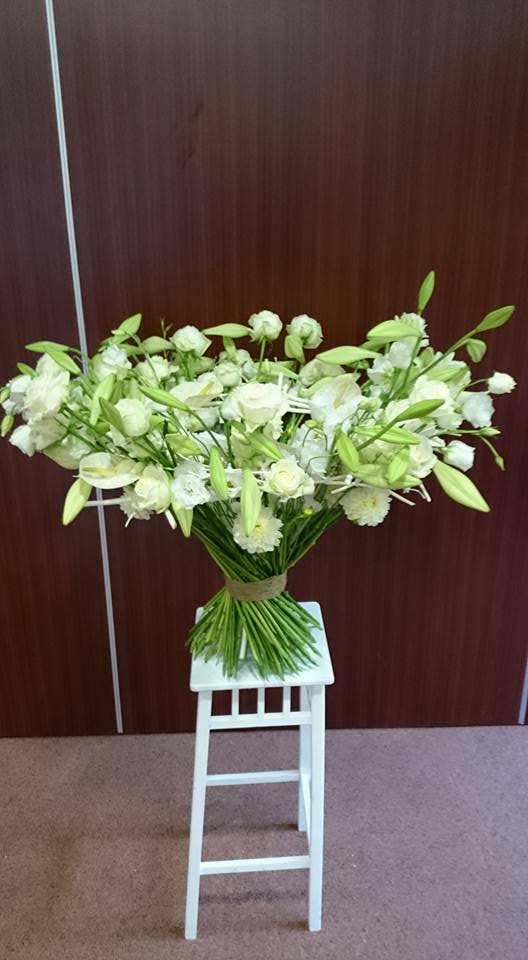 C d F  bouquet blanc
